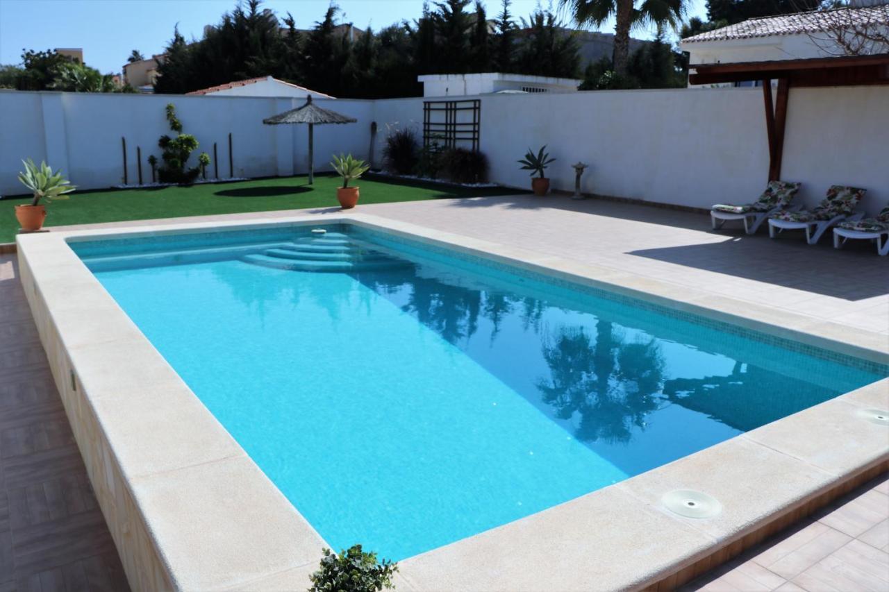 Con Piscina Privada Ferienhaus *